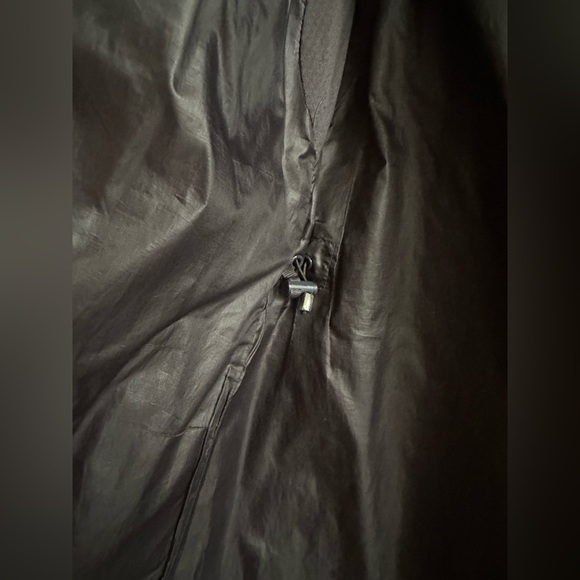 Lululemon Run Raincoat - Charcoal Grey - Picture 4 of 5